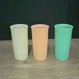 Vintage Tupperware Cups  117 set of 3